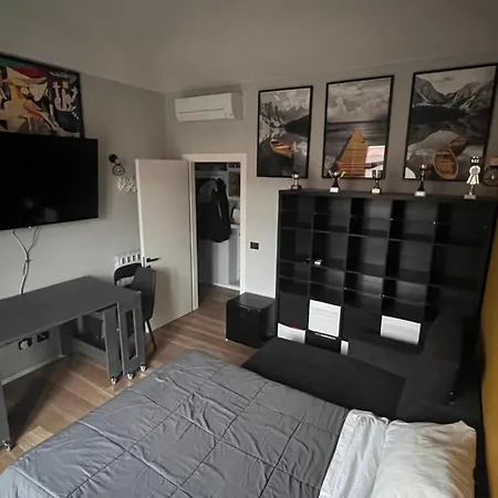 Con Bagno E Balcone Privato In Casa Condivisa